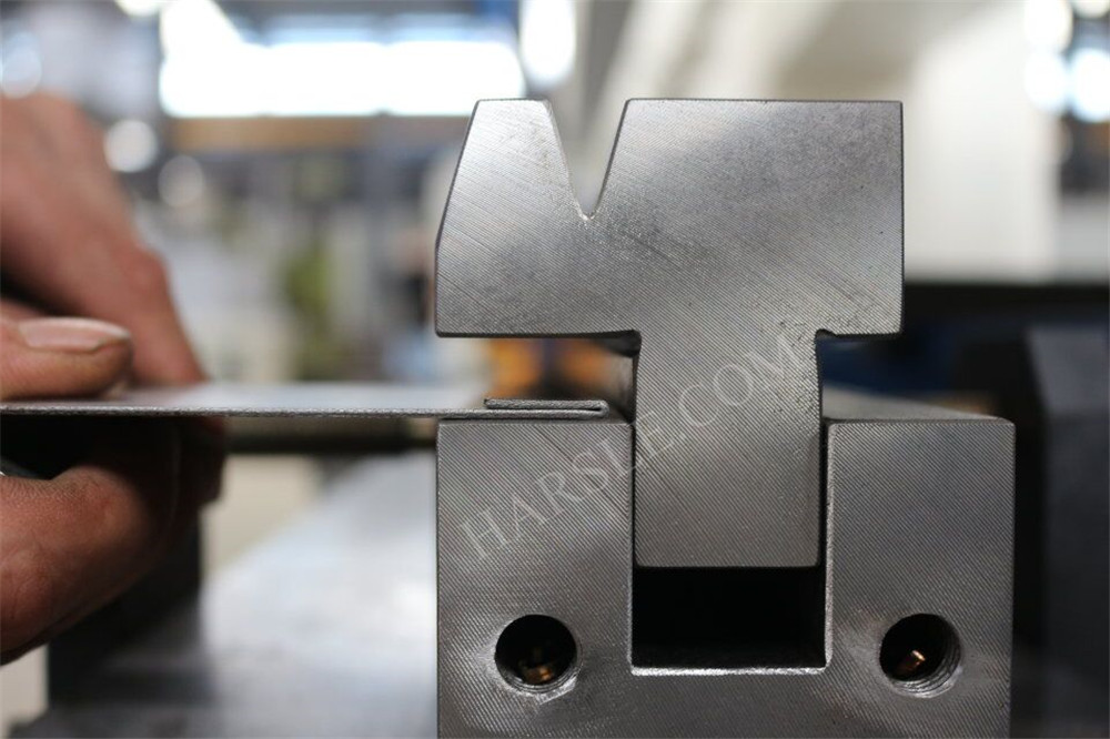 nc压弯机俄罗斯的压扁模具